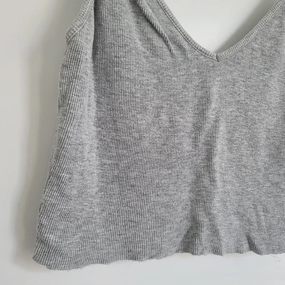 Ribbed Gray Crop Top - Picture 3 of 4